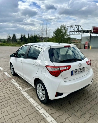 Toyota Yaris cena 42900 przebieg: 73000, rok produkcji 2019 z Wałbrzych małe 106